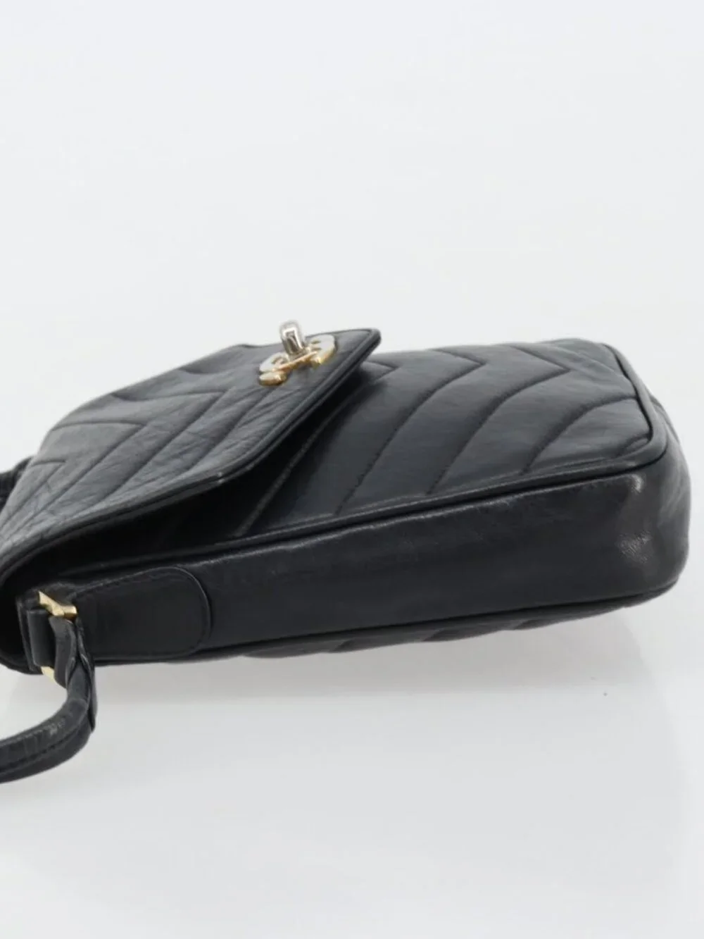 CHANEL V Stitch Shoulder Bag Lamb Skin Navy Gold CC Auth bs35440